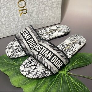 Dior Women's Black and White Slides